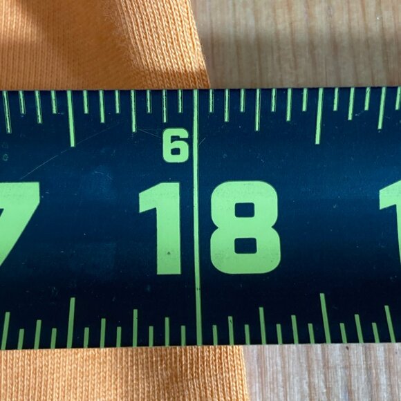 NEW! PUMA MID 90S XL Extra Large Boys Graphic Print T-Shirt Tee Shirt Orange - Picture 3 of 9